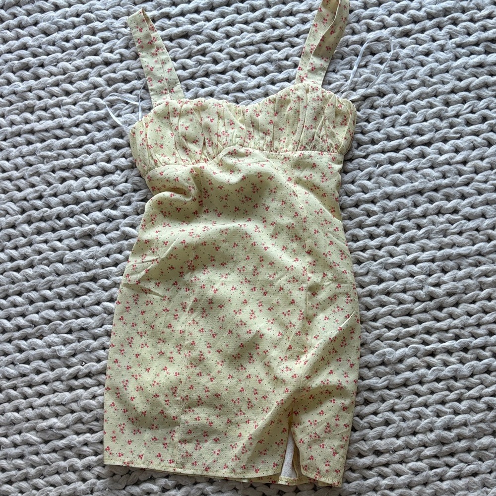 Princess Polly Yellow Floral Dress Never Worn US2